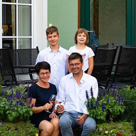 Weingut Familie Bauer Hotell Grossriedenthal Eksteriør bilde