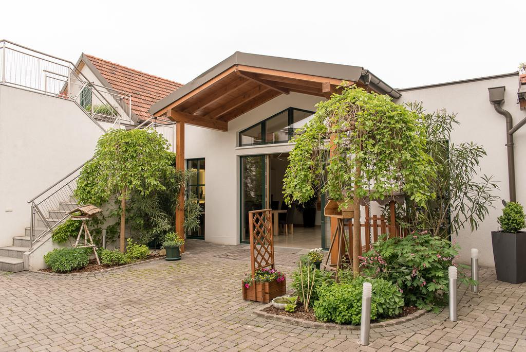 Weingut Familie Bauer Hotell Grossriedenthal Eksteriør bilde