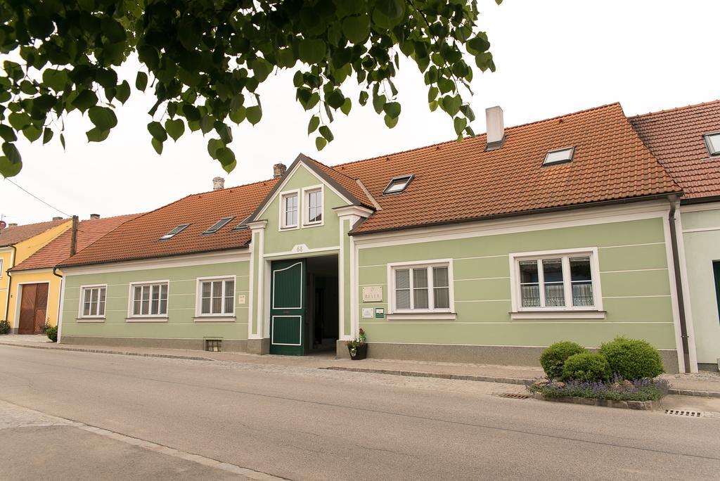 Weingut Familie Bauer Hotell Grossriedenthal Eksteriør bilde